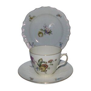Royal Copenhagen Frijsenborg Floral Porcelain Two Place Settings Tea #910 1963